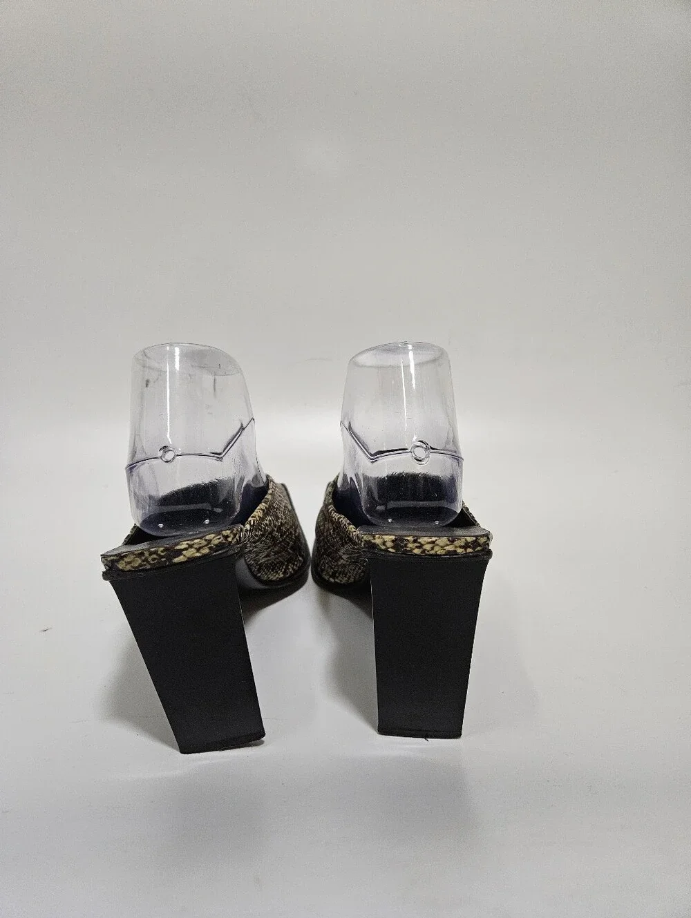 bebe Womens Snakeskin print Pumps 9.5M Block Heel Square Toe made in spain